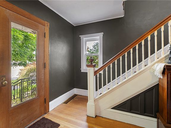 4th image of 16 Riverside Pl