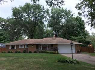 8864 Spring Valley Dr, Mentor, OH