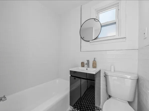 64 Oak Street image 10 of 15