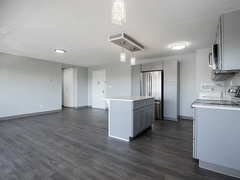 Rahway Plaza Apartments — Photo 12