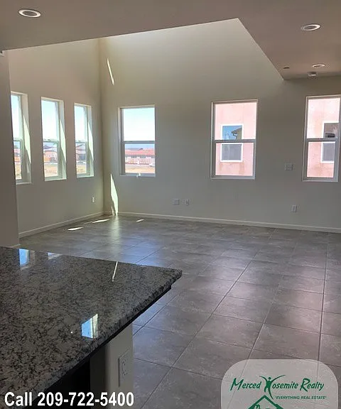 160 Barker Ln — Photo 6