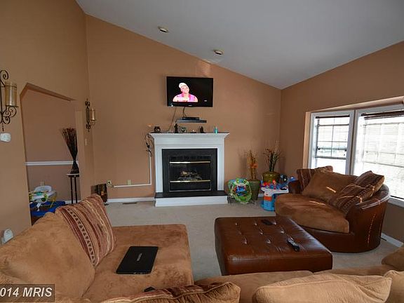 3rd image of 36 Larkwood Ct