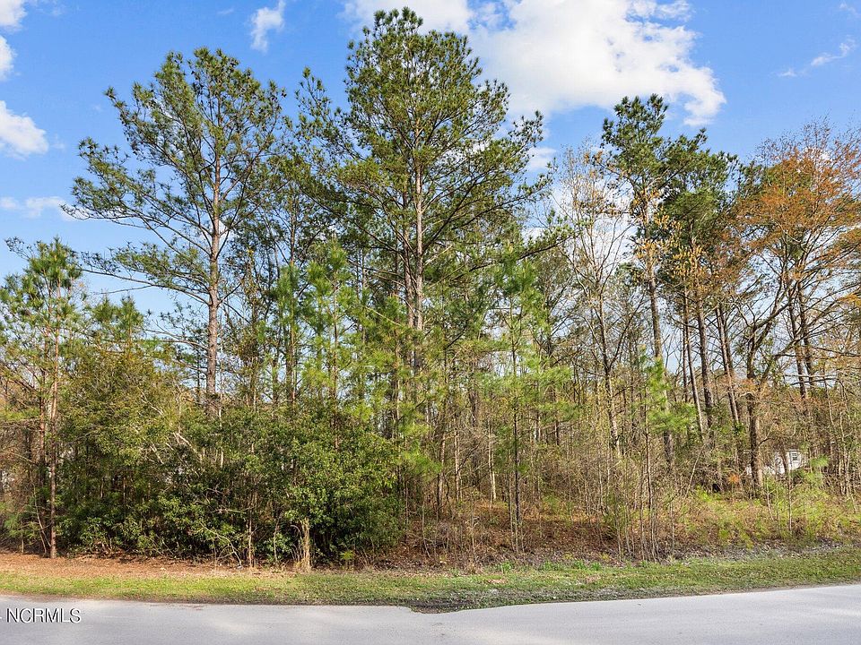 1st image of 413 Stoneybrook Drive