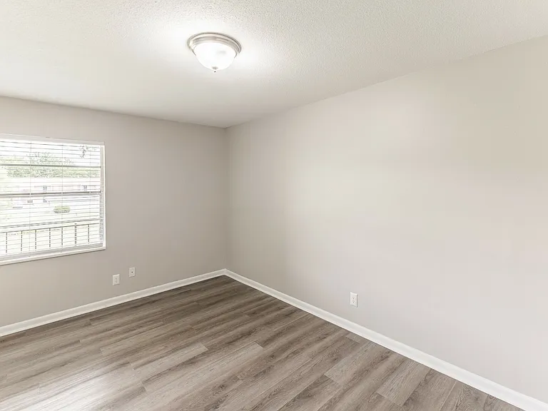 Sandlin Villas Apartments — Photo 13
