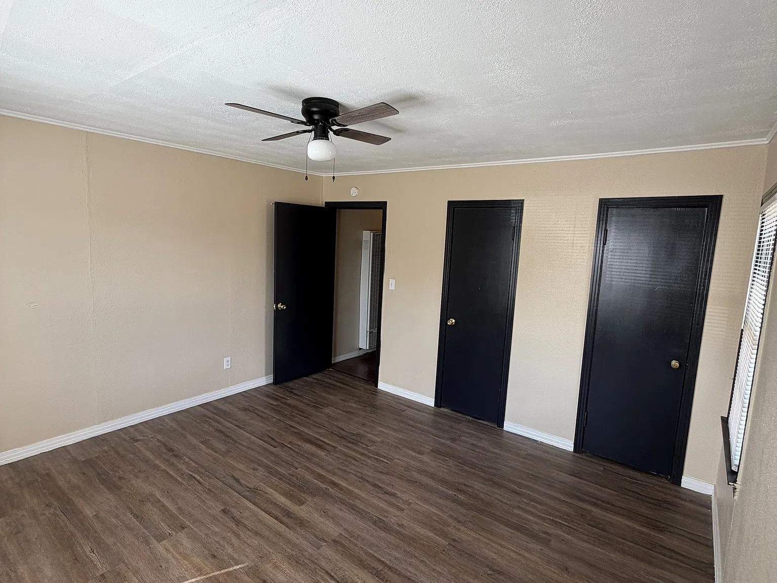 3 bed, 1.0 bath, 1125 sqft, $995 — Photo 4