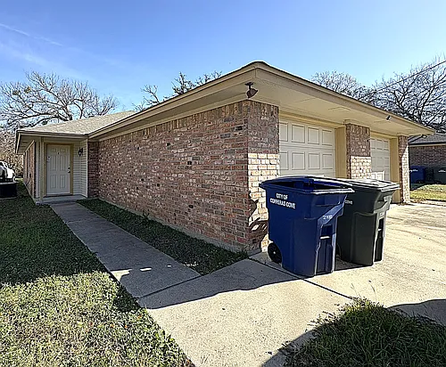 1002 W Avenue B #2 Photo 1
