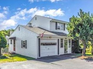 9 Cottage St, Salem, MA 01970