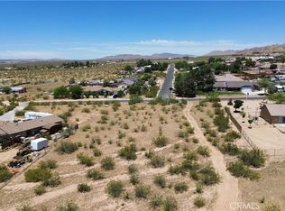11 Papago Rd, Apple Valley, CA 92307