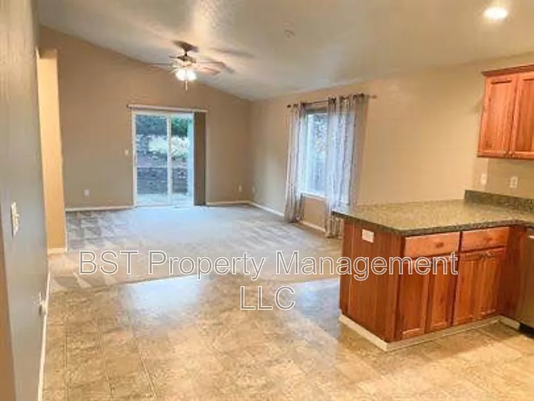 6913 Owl Dr SE — Photo 7