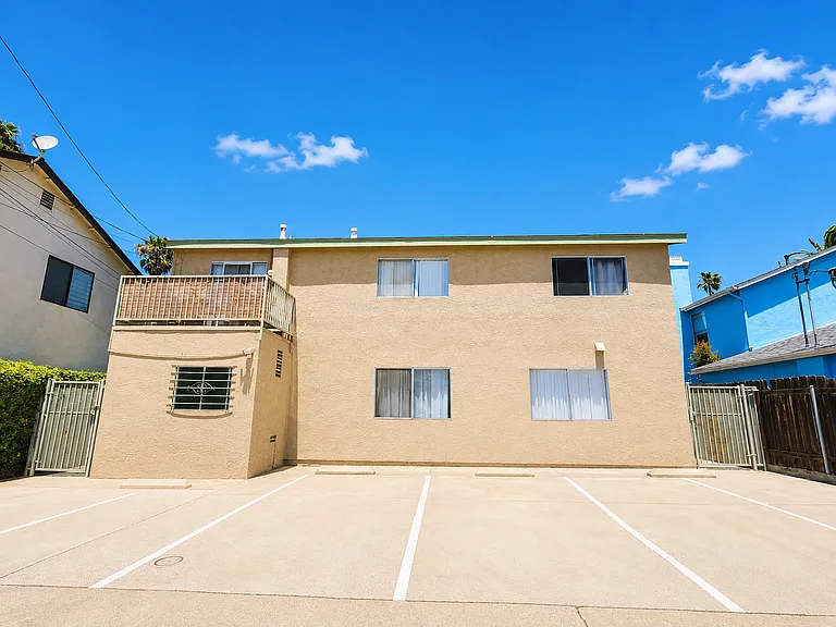 1829 Hornblend St #B — Photo 15