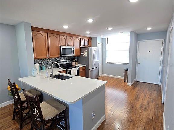 3rd image of 7600 Sun Island Dr S APT 306