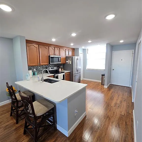7600 Sun Island Dr S #306 — Photo 3