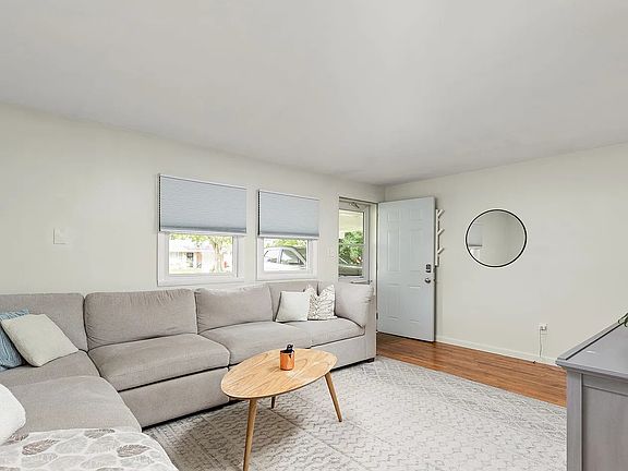 3rd image of 10805-10807 N Central Ave #10805