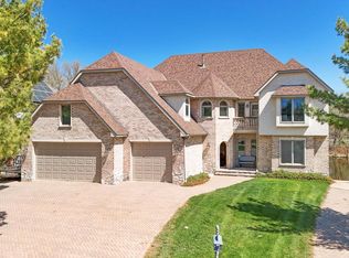 1427 Rosewood Ct, New Brighton, MN 55112