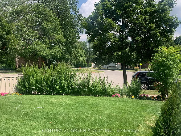 28 Parkway Ave — Photo 2