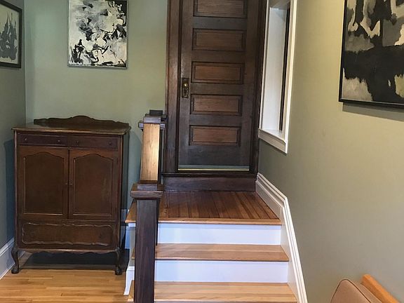 Second floor entry room