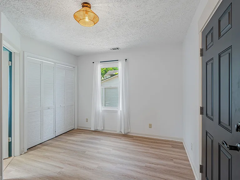 2531 Keystone Ave — Photo 12
