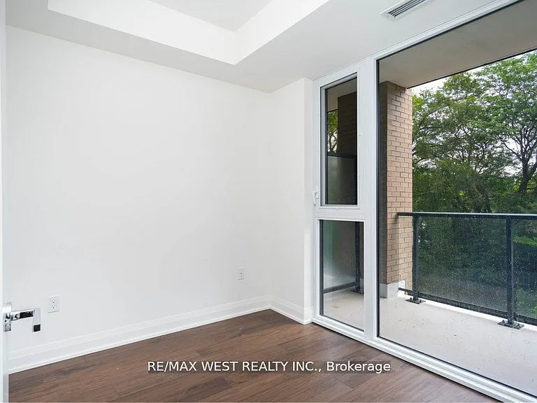 293 The Kingsway #307 — Photo 12