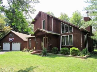 9589 Violet Valley Rd, Clinton, IL 61727