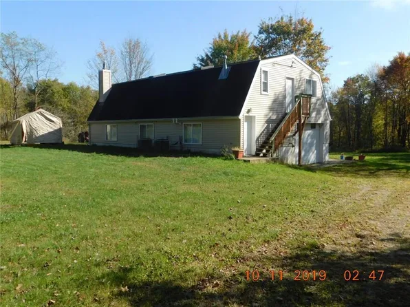 7349 Fish Rd, Conneautville, PA 16406