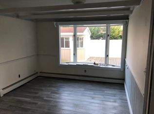 23 W Alhambra Ave, Lindenhurst, NY 11757