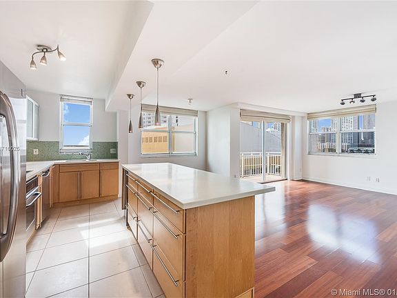 3rd image of 770 Claughton Island Dr APT 802