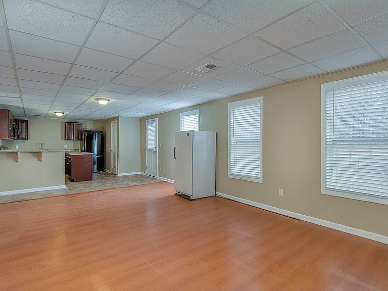 8675 Copperridge Dr — Photo 33