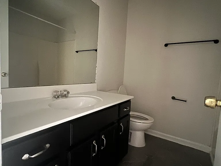 105 Hickory Trce #3 — Photo 8