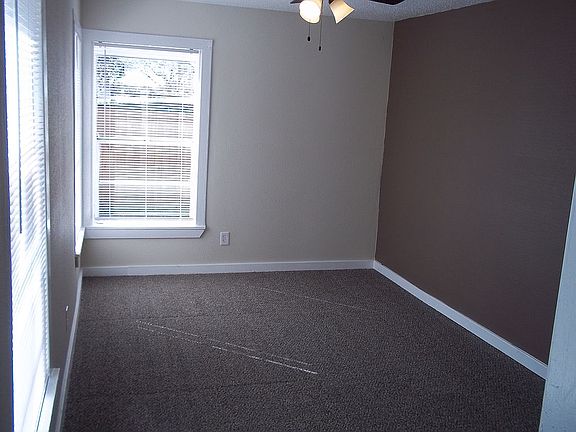 4th image of 3209 Orchard St