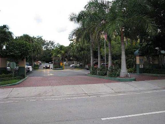 2nd image of 6904 N Kendall Dr APT F204