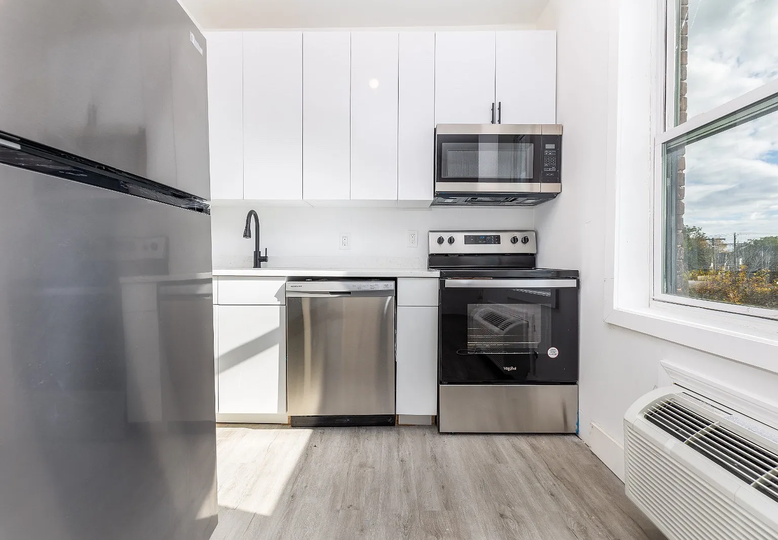 Studio, 500 sqft, $1,049 — Photo 4