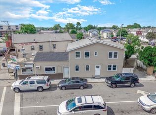 6 E Barclay St, Hicksville, NY 11801