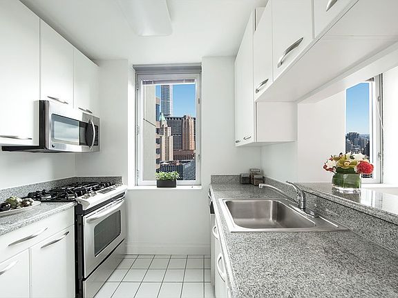3rd image of 150 E 44th St APT 24B