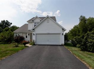 17 Redwood Ct, Rensselaer, NY 12144