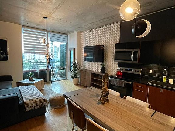 4th image of 690 SW 1st Ct APT 1025