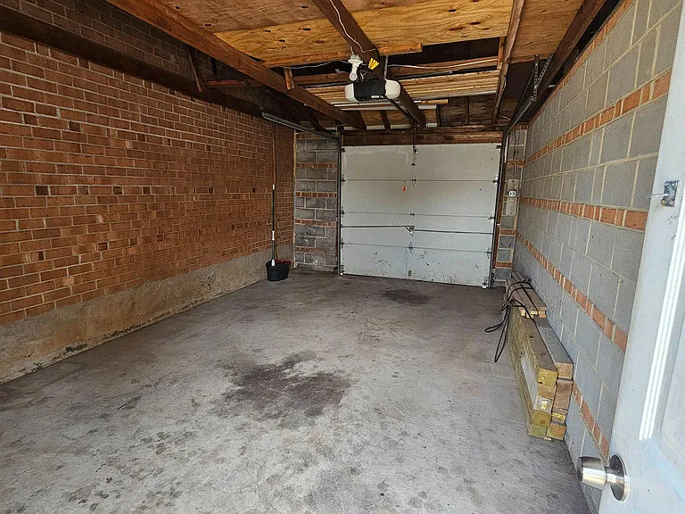 328 Rees Dr — Photo 44