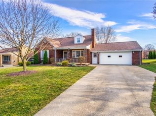 2481 Shetland Ln, Poland, OH