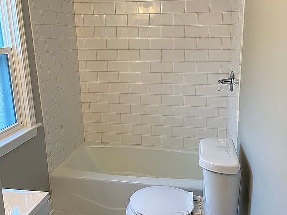 4th image of 4471 Angela Dr
