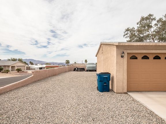 3rd image of 791 Angelfish Ln