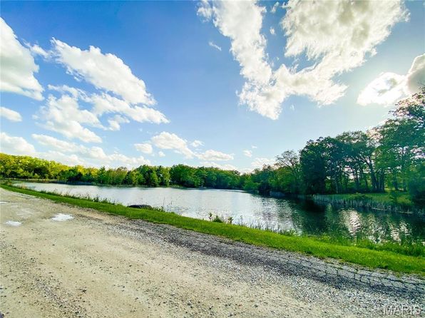 19113 Bent Oak Dr, Warrenton, MO 63383