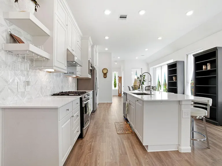 1409 Northwood Bluff Ln — Photo 7