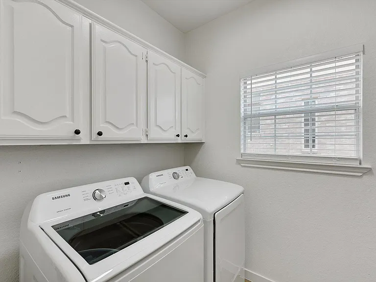7309 Springfield Dr — Photo 33
