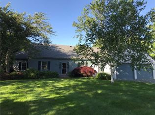 444 Black Point Ln, Portsmouth, RI 02871
