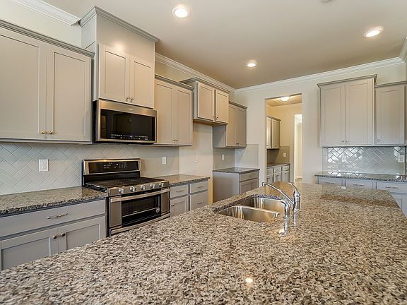 Photo representation of the Crosby plan. Colors, finishes and options will vary.