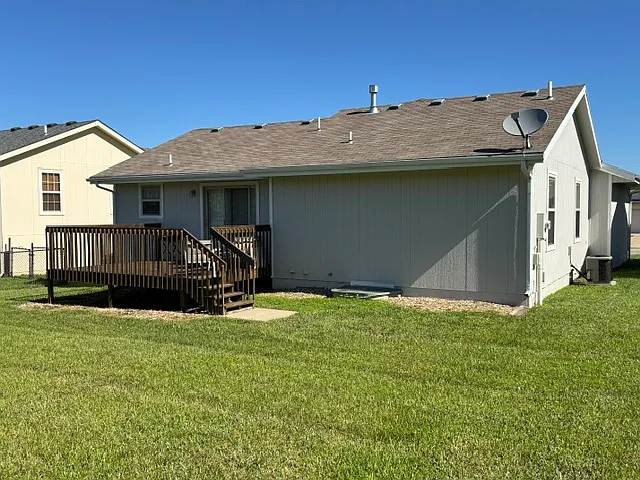 7103 SW 18th St — Photo 2