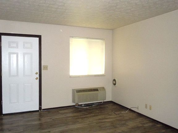 4th image of 309 Anthony Dr APT D