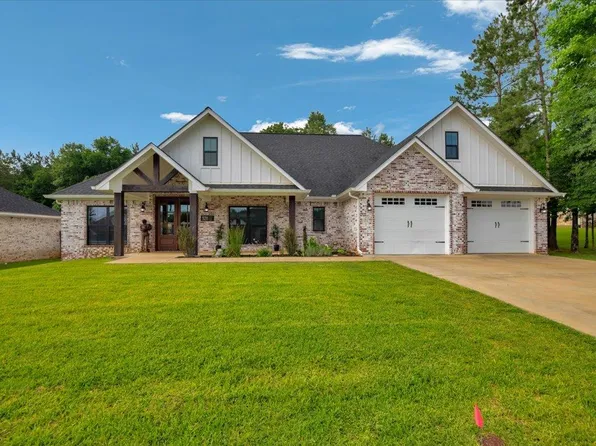 920 Spring Creek Dr, Nacogdoches, TX 75965