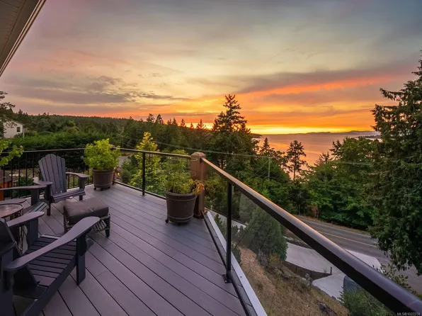3182 Dolphin Dr, Nanaimo, BC V9P 9J2