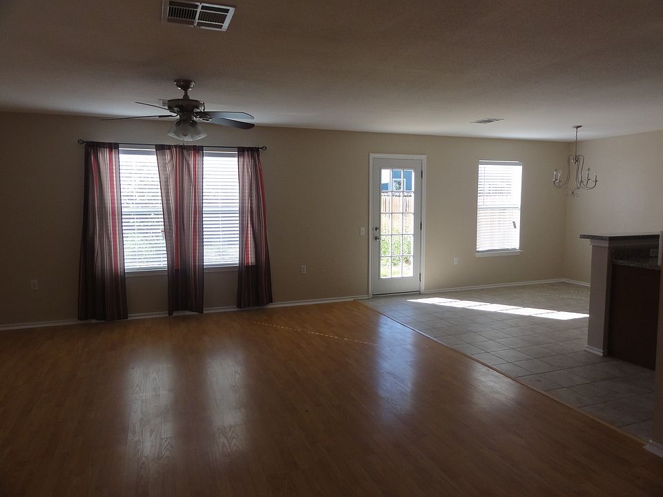 1st image of 3504 Sand Dunes Ave