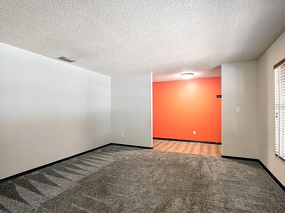 5th image of 325 W Hornbeam Dr